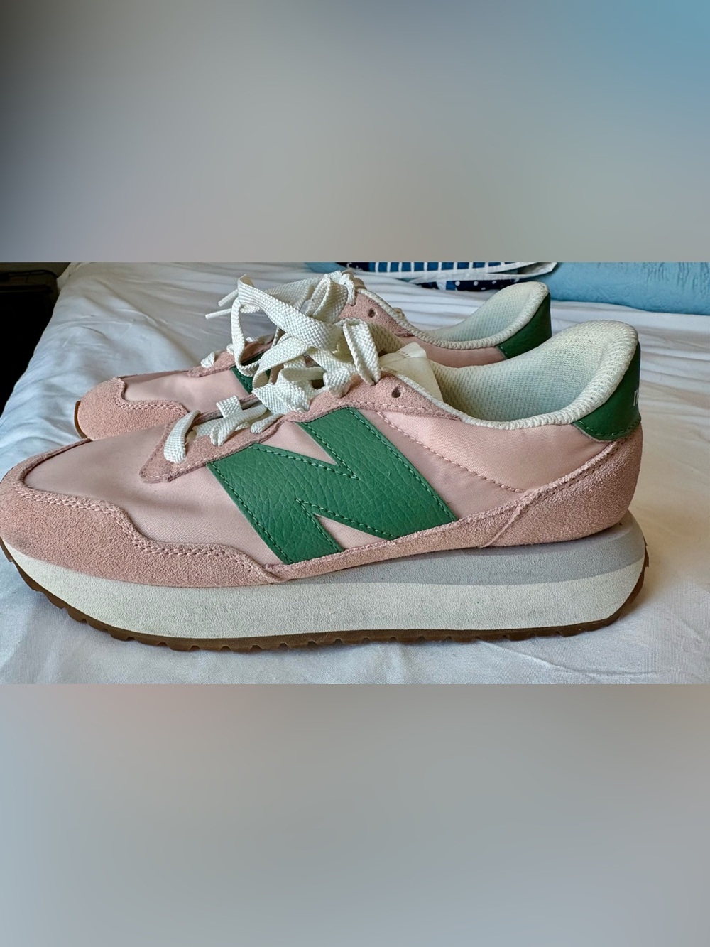 New Balance 237 Sneakers Pink Green Retro Runner Shoes Women’s 7 Y2K EUC - Picture 2 of 14
